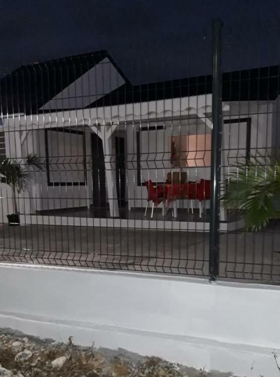 Gîtes à Anse-Bertrand Extérieur photo